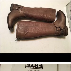 Frye boots Phillip Harness Zip up back💕